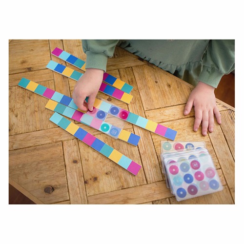 kin deren spelen het spel BS Toys Brain Race spel – educatief tafelspel voor kinderen en gezinnen, met houten schijven en voorbeeldkaarten het speellab