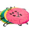 bs-toys-eekhoorn-parachute-verschillende-kleuren-in-actie.jpg Vangspel met parachute eekhoorns van BS Toys