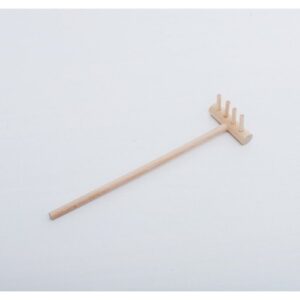 houten harkje leuk met letters sensorische speeltafel