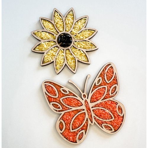 leuk-met-letters-sensorisch-spel-houten-speelrijst-vlinder-het-speellab.jpg (1) houten vultray vlinder en bloem met rijst Leuk met Letters voor sensorisch spel bij het speellab