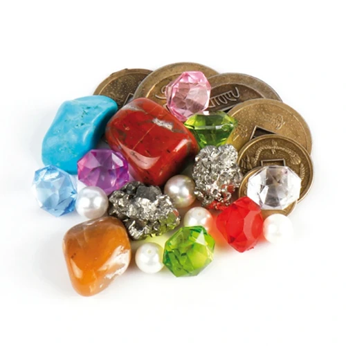 Piratenschat bestaande uit steentjes diamantjes en munten. Open einde en geschikt voor sensorisch speeltafel