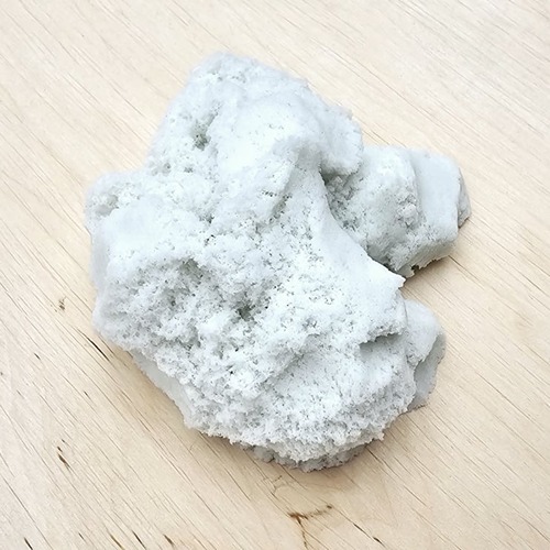 Sensoryfun-magicsand-wit-zintuigelijk-speelgoed Magisch zand dat niet uitdroogt – ideaal voor sensorische activiteiten en creatieve bouwprojecten