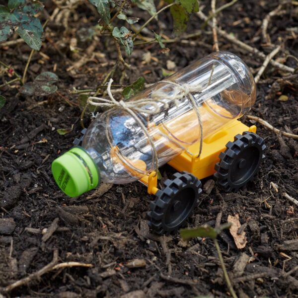 Creatief pakket van Huckleberry met een eigen gemaakte auto