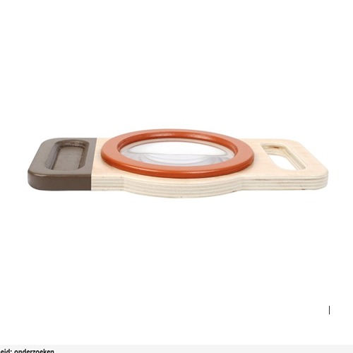 outdoor-vergrootglas-3x-vergroting-insecten-bekijken Robuust houten XXL vergrootglas van Small Foot als onderzoeksmateriaal voor de ontdekhoek in de klas